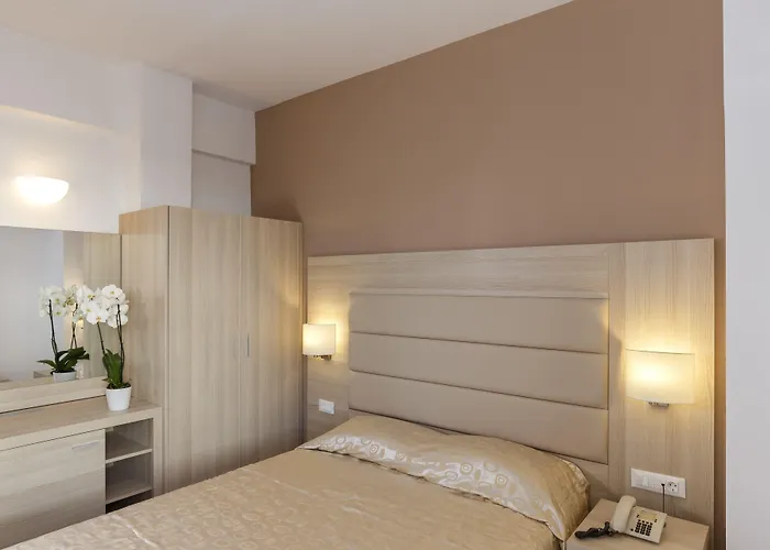 アフリカ 2* Rhodes City