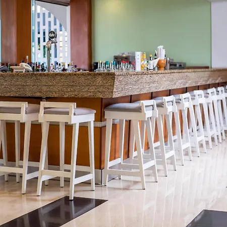 Africa 2* עיר רודוס