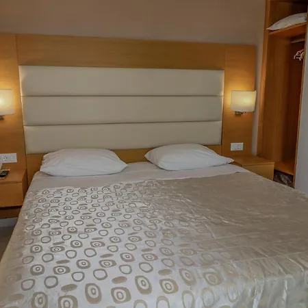 Africa Hotell 2*